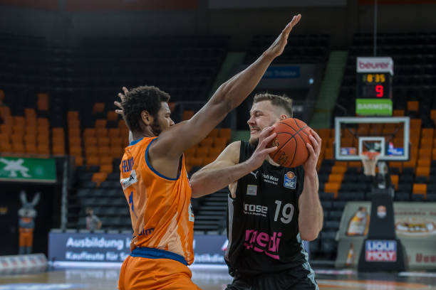 正以惊人的 正以惊人的