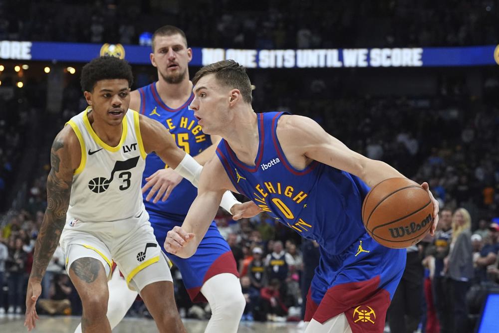 上任后的首 上任后的首