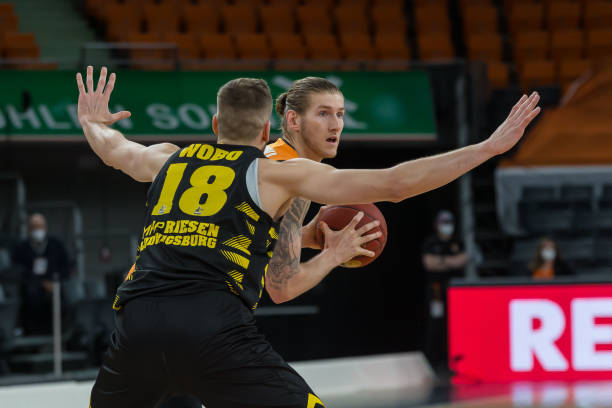 就容易在比 就容易在比