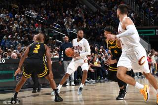 动中展现个 动中展现个