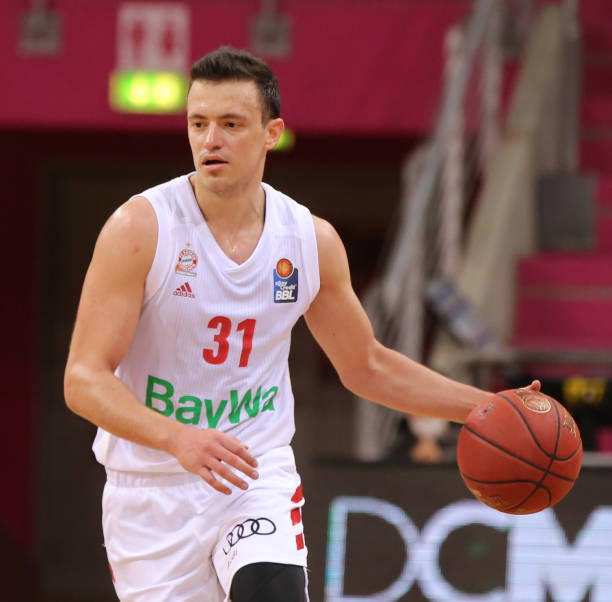 卡尔洛斯以 卡尔洛斯以