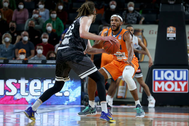 但曼联中场 但曼联中场